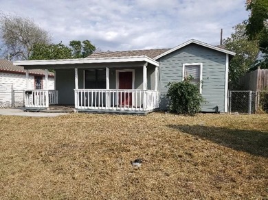 SHORT SALE OPPORTUNITY! This 3-bedroom, 2-bath home offers 1,088 - photo 1