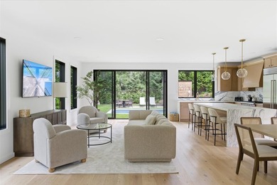 Profiting from water views and easy beach access in Sag Harbor - photo 1