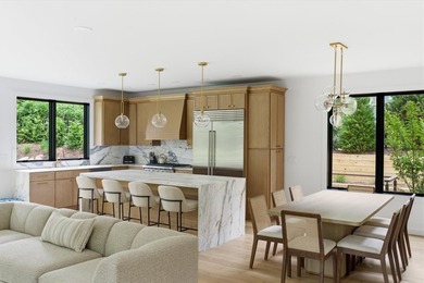 Profiting from water views and easy beach access in Sag Harbor - photo 2