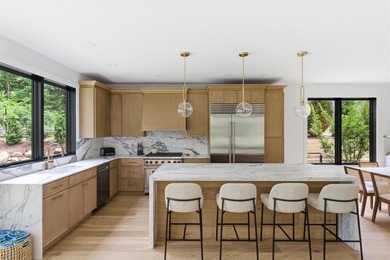 Profiting from water views and easy beach access in Sag Harbor - photo 8