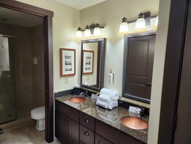 Updated 2 bedroom, 1 bathroom Chase on the Lake Condo. Being - photo 15