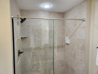 Updated 2 bedroom, 1 bathroom Chase on the Lake Condo. Being - photo 16