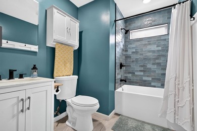 Welcome to the 3 bedroom 2 bath single family home, a charming - photo 18