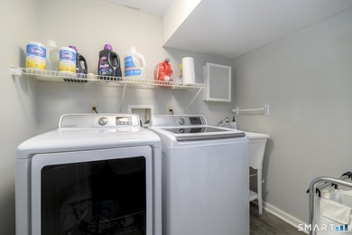 We are in a multipl offer situation. All offers to be in by - photo 32