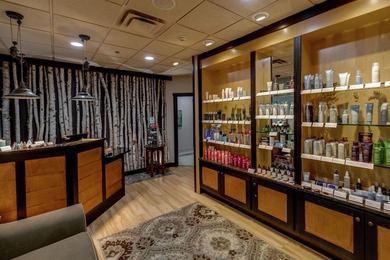Updated 2 bedroom, 1 bathroom Chase on the Lake Condo. Being - photo 32