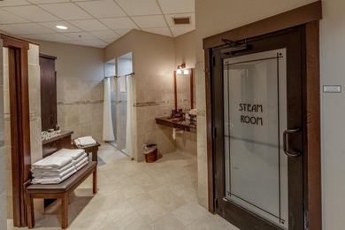 Updated 2 bedroom, 1 bathroom Chase on the Lake Condo. Being - photo 37