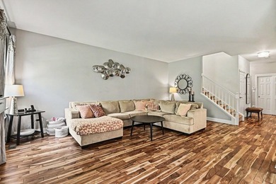 STUNNING BOWES CREEK COUNTRY CLUB TOWNHOME WITH NO EXPENSE - photo 6