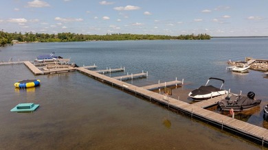Updated 2 bedroom, 1 bathroom Chase on the Lake Condo. Being - photo 46