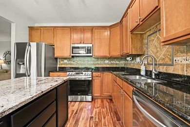 STUNNING BOWES CREEK COUNTRY CLUB TOWNHOME WITH NO EXPENSE - photo 10