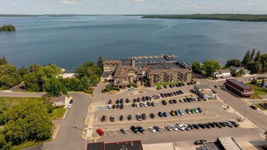 Updated 2 bedroom, 1 bathroom Chase on the Lake Condo. Being - photo 50