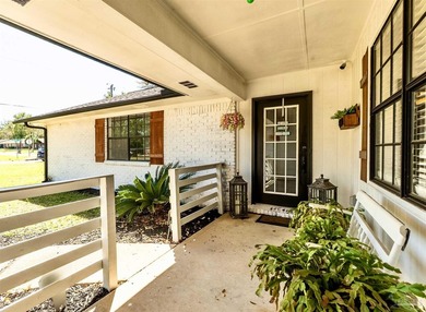 A fantastic opportunity to own a beautiful brick 4-bedroom - photo 3