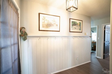 A fantastic opportunity to own a beautiful brick 4-bedroom - photo 5
