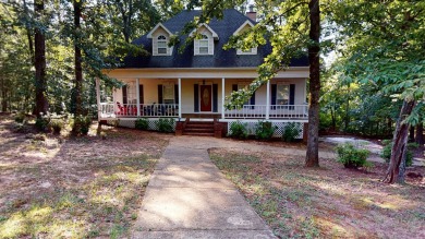 Lake Home For Sale in Savannah, Tennessee