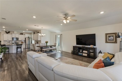 This beautiful 4 bedroom, 2 bath home is located in the - photo 8