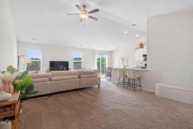 Welcome home to this beautifully maintained ranch in the heart - photo 7