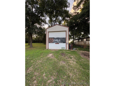 Lake of the Ozarks Commercial Sale Pending in Camdenton Missouri