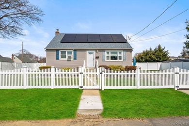 Welcome to this beautiful 3 bedroom home in Lindenhurst. Updated - photo 1