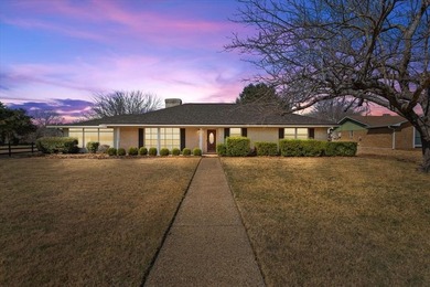 Lake Waco Home For Sale in Waco Texas