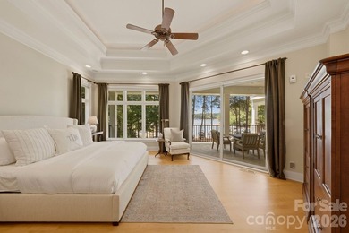 With breathtaking sunset views from nearly every room, this - photo 15