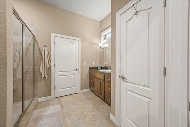 Amazing , like no other, one owner custom home within a wooded - photo 26