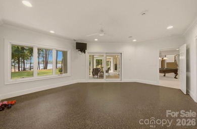 With breathtaking sunset views from nearly every room, this - photo 34