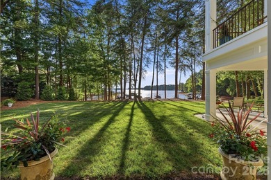 With breathtaking sunset views from nearly every room, this - photo 42
