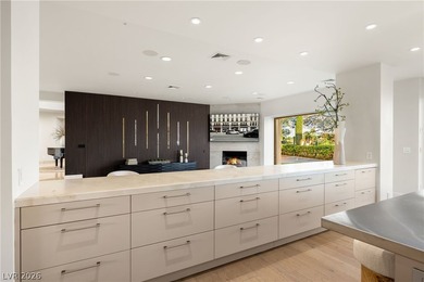 An oasis of amazing trees and greenery, Spanish Trail is an - photo 8
