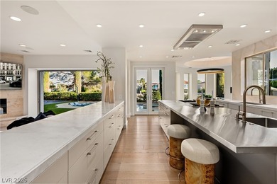 An oasis of amazing trees and greenery, Spanish Trail is an - photo 10