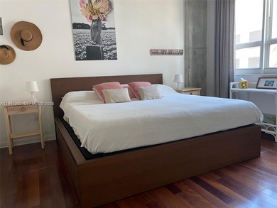 **MOTIVATED SELLER**Welcome to your modern SoHo-Style 1/1 loft