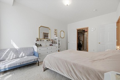 Affordable, modern condo with a bright south-facing exposure - photo 12