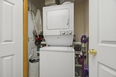Affordable, modern condo with a bright south-facing exposure - photo 14