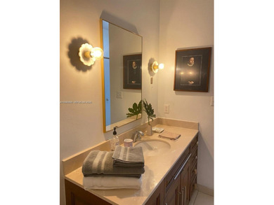 **MOTIVATED SELLER**Welcome to your modern SoHo-Style 1/1 loft