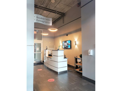 **MOTIVATED SELLER**Welcome to your modern SoHo-Style 1/1 loft