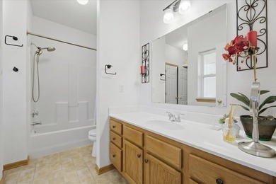 Affordable, modern condo with a bright south-facing exposure - photo 16