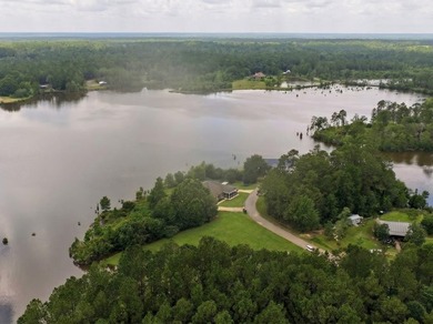 CUTE AS A BUTTON COTTAGE STYLE WATERFRONT home with large front - photo 37