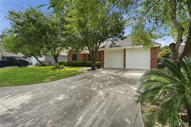 Spacious 4-Bedroom Home- Prime Location. Ideally situated just - photo 2