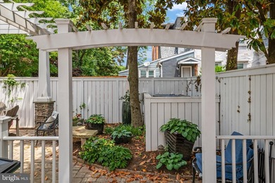 Perfectly positioned on one of the most coveted streets in - photo 49