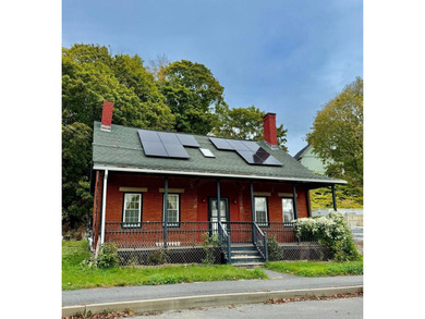 Lake Home For Sale in Gardiner, Maine