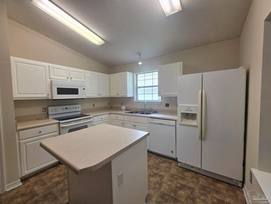 3BR/2BA home with family room, eat in kitchen with island - photo 8