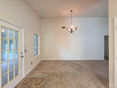 3BR/2BA home with family room, eat in kitchen with island - photo 10