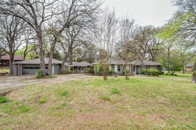 Lake Home For Sale in Gainesville, Texas
