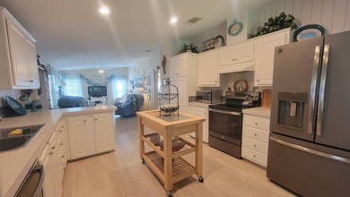 Welcome to your perfect coastal retreat! This beautifully - photo 13