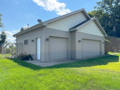 Phenomenal opportunity to own a polished lakehome on MilleLacs - photo 15
