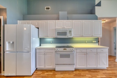 Come and enjoy an active social life in the sought-after Pelican - photo 17