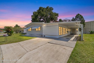 OWNER WILL CONSIDER ALL OFFERS! Fantastic opportunity in the - photo 1