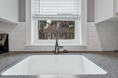 Welcome to The Fort, a beautifully renovated fully furnished - photo 18