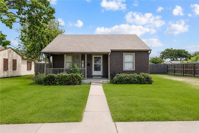 Timeless Charm Meets Modern Comfort in Alameda Estates Welcome - photo 2