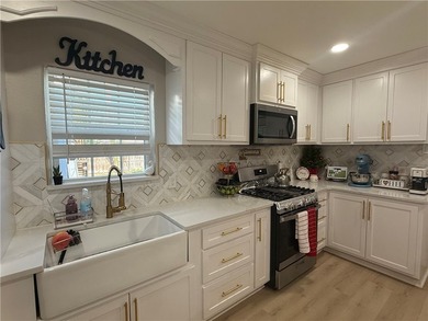 Beautifully remodeled 3-bedroom, 2.5-bath home that's completely - photo 7