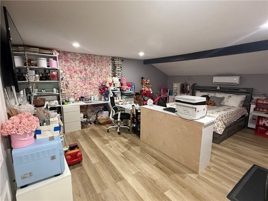 Beautifully remodeled 3-bedroom, 2.5-bath home that's completely - photo 8