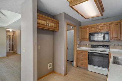 Welcome home to this beautifully updated property that perfectly - photo 11